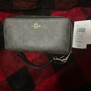 COPY - Brand new Coach wrist wallet with tags